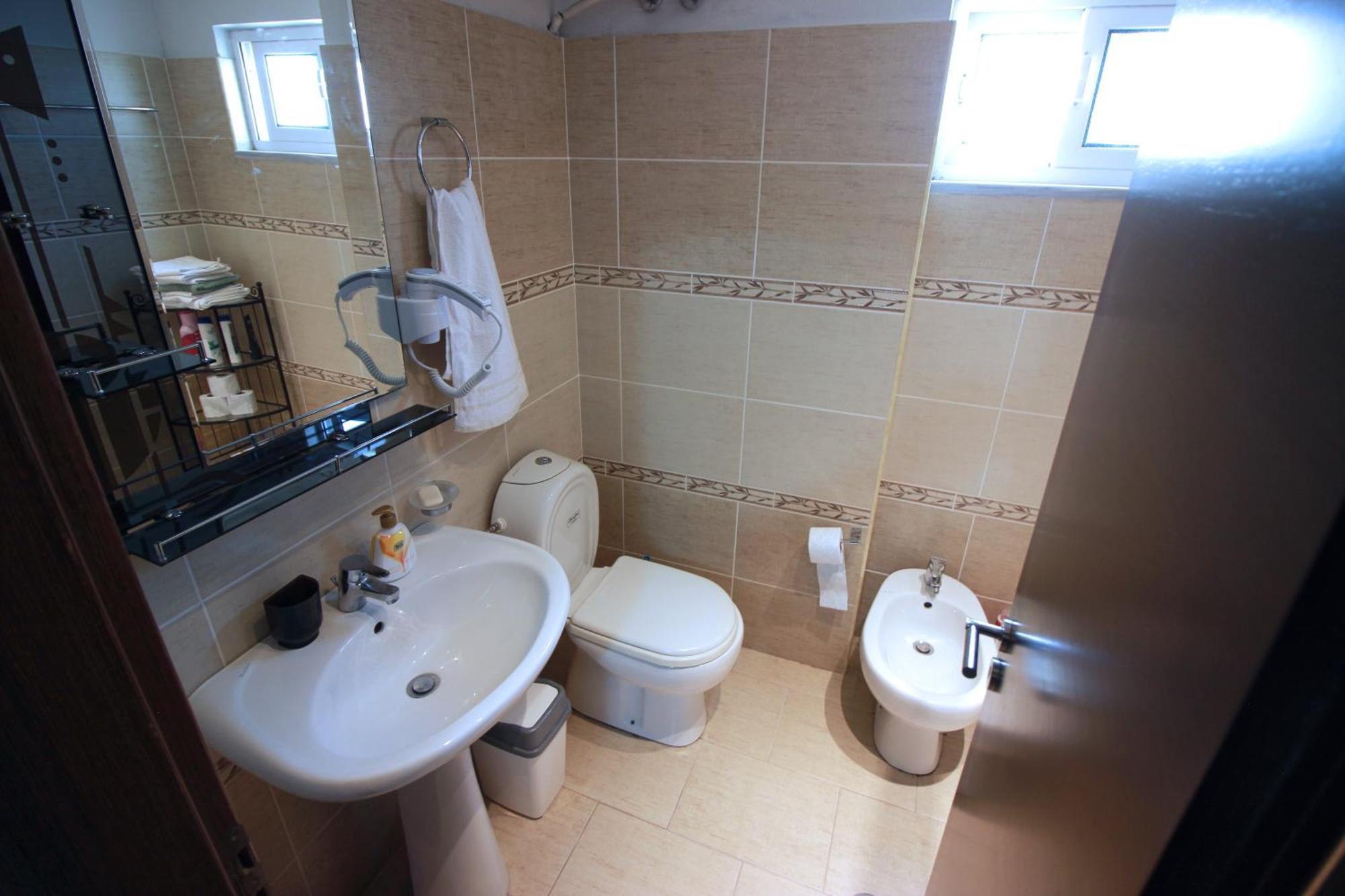Apartament Duzgo Gjirokastër Esterno foto