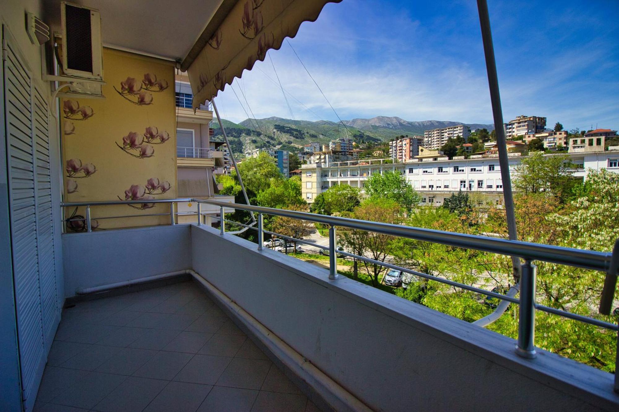 Apartament Duzgo Gjirokastër Esterno foto