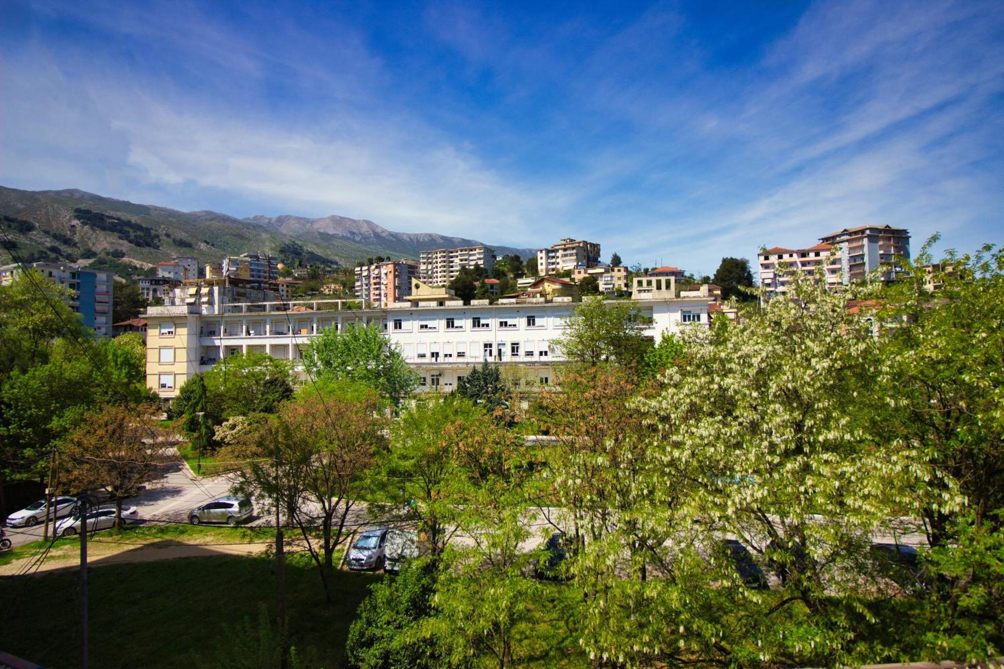 Apartament Duzgo Gjirokastër Esterno foto